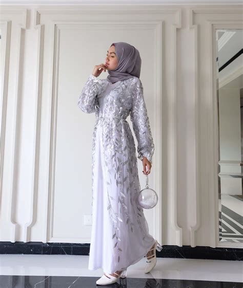 Warna Baju Yang Bagus  Baju Silver Cocok Dengan Jilbab Warna Apa Gaun - Warna Baju Yang Bagus