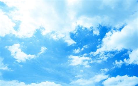 Warna Biru Langit Tua  Indahnya Langit Biru Dengan Awan Putih Dan Rahasia - Warna Biru Langit Tua