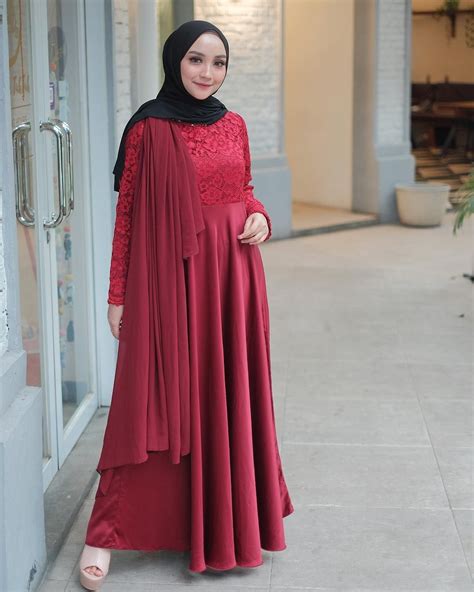 warna jilbab baju maroon