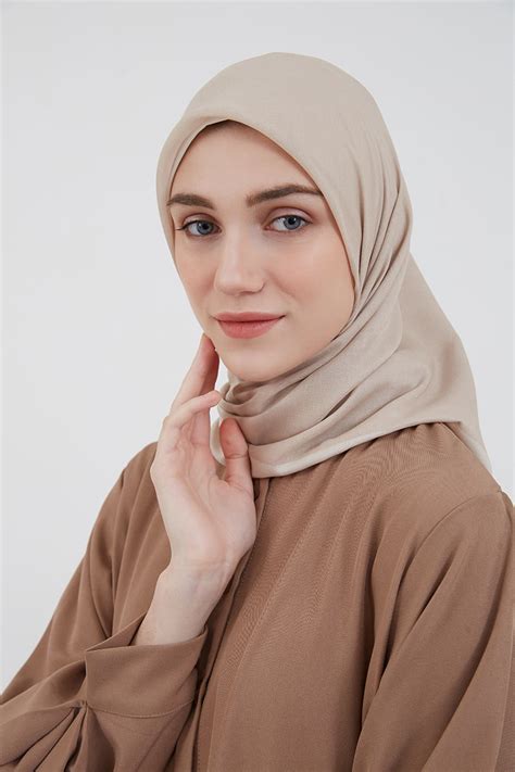 Warna Khaki Hijab  Sell Layra Square Khaki Square Hijab Hijabenka Com - Warna Khaki Hijab