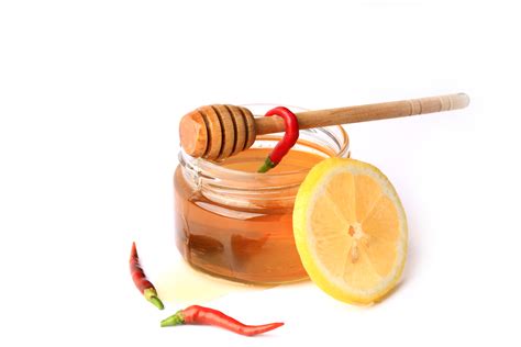 wasser zitrone cayennepfeffer