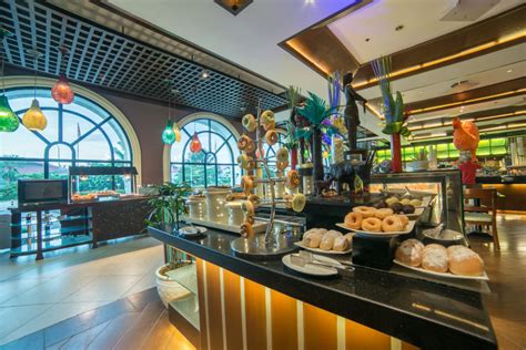 waterfront casino dining!