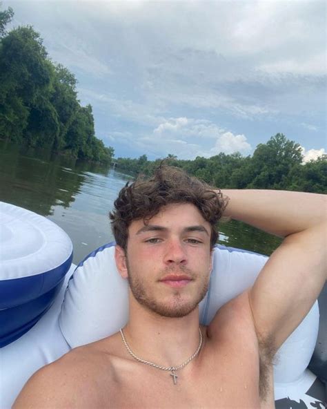 weyolo nude