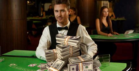 what does a casino dealer do mjav