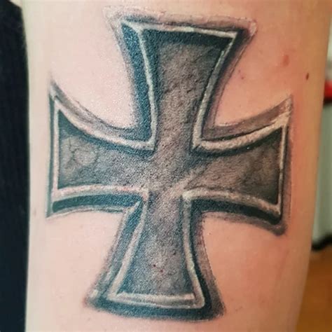 what does an iron cross tattoo mean in blood