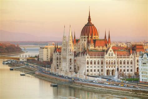 What Does Hungary Do To Homeless People