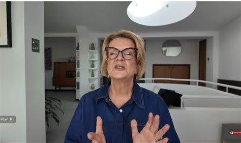 What Does Mrs Caroline Think Of Herself