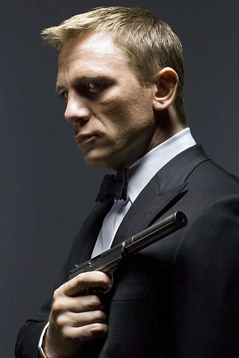 what gun did james bond used in casino royale