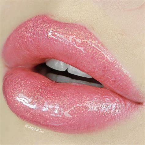 what ingredients make lip gloss so shiny look