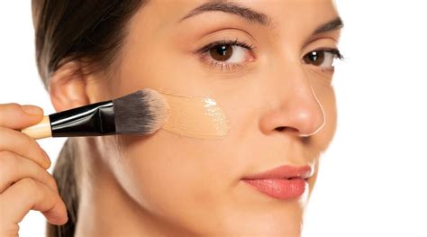 what is best to apply liquid foundation