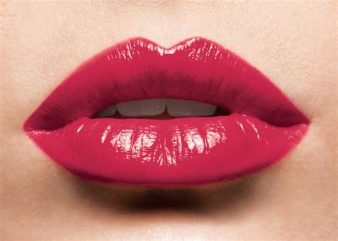 what makes lipstick last longer vs