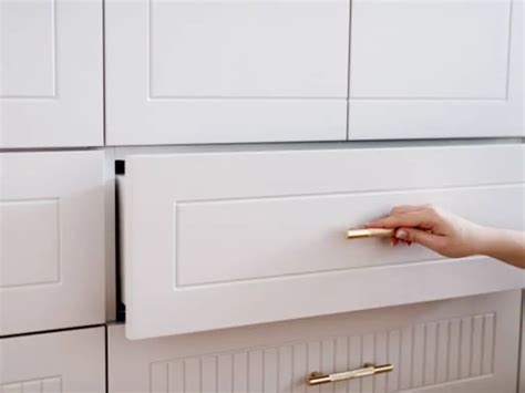 what size drawer pulls Cherly Prichard