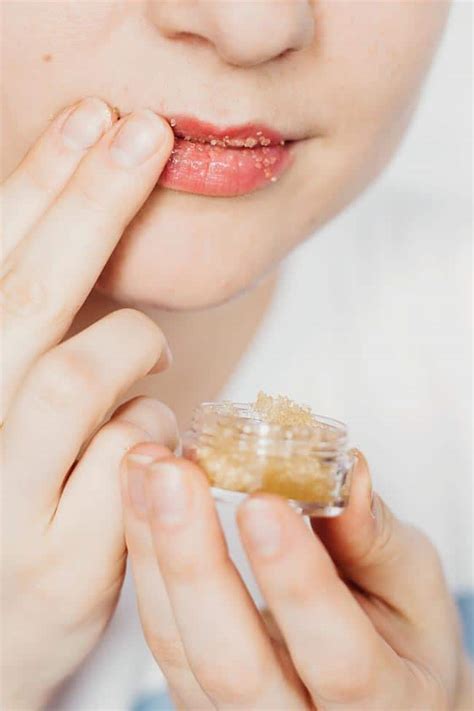 what sugar to use in lip scrub