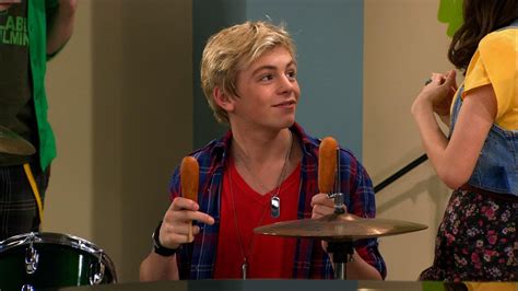when do austin and ally start dating in the show