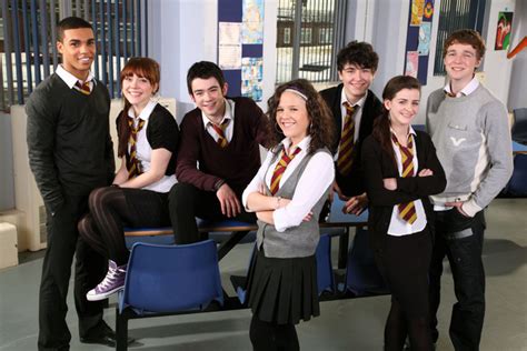 when do fin and sambuca from waterloo road start dating