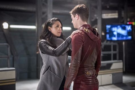 when does the flash start dating iris