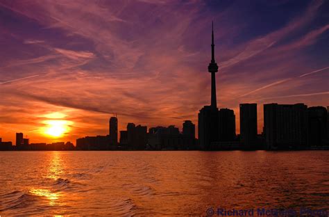 when is sunset in toronto