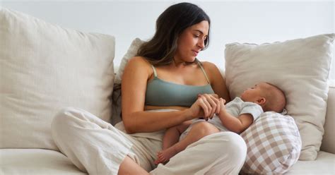 when should babies start using a pillow