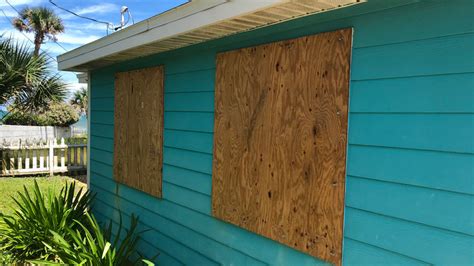 when to board windows in a hurricane