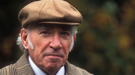 when was frank finlay born to run
