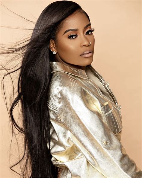 who is hoodcelebrityy dating