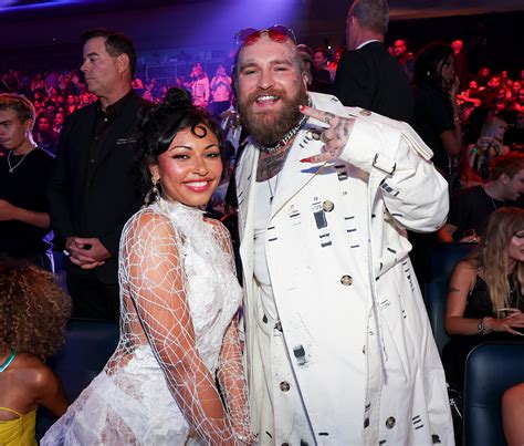 who is teddy wright dating