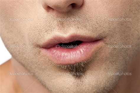 why are full lips attractive men