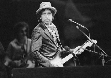 Why Bob Dylan Deserves The Nobel Prize