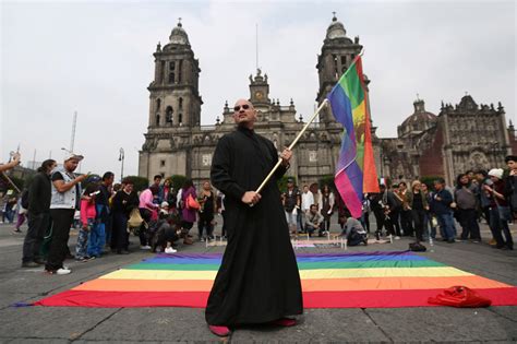 why gays cannot be catholic priests