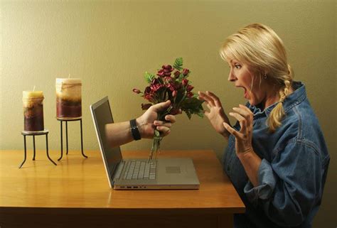 why online dating sucks what they need to fix