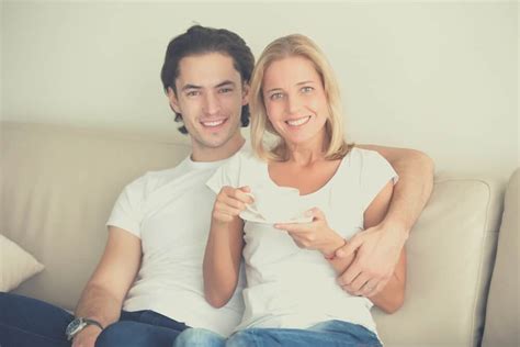 women dating younger men sites