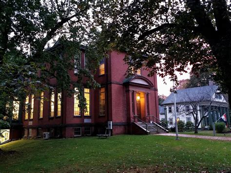 Woods Memorial Library