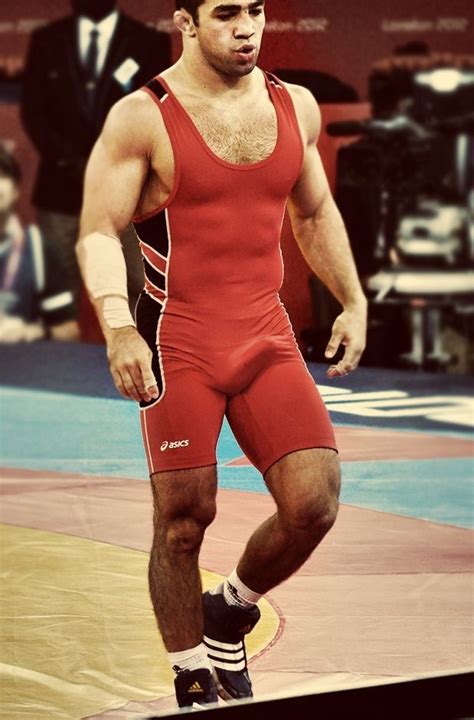 wrestlers with big bulges