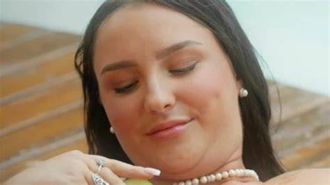 x rated queen nude scenes