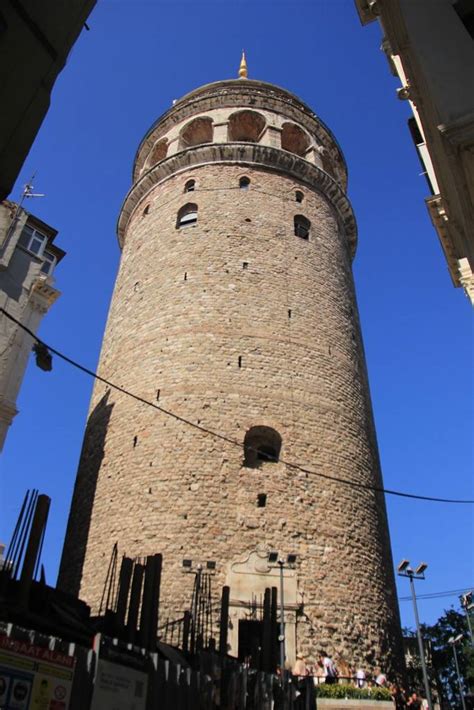 x27;lü yıllarda depremden zarar görerek, Mimar Murad bin Hayreddin tarafından onarılmıştır.