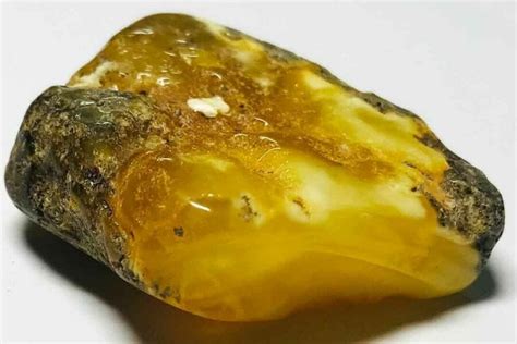 yellow colored rocks