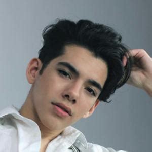 yoandri cabrera biography