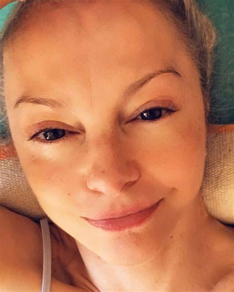 yoga flocke nude