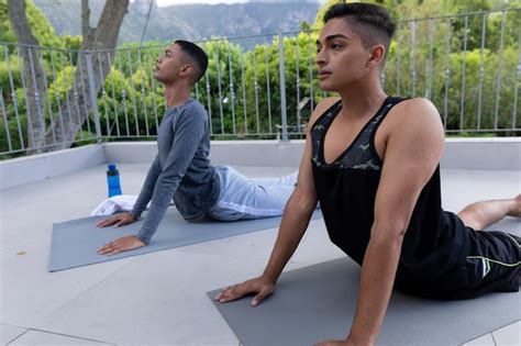 yoga gays