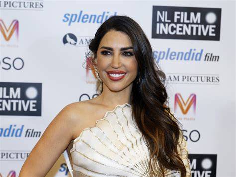 yolanthe cabau nude