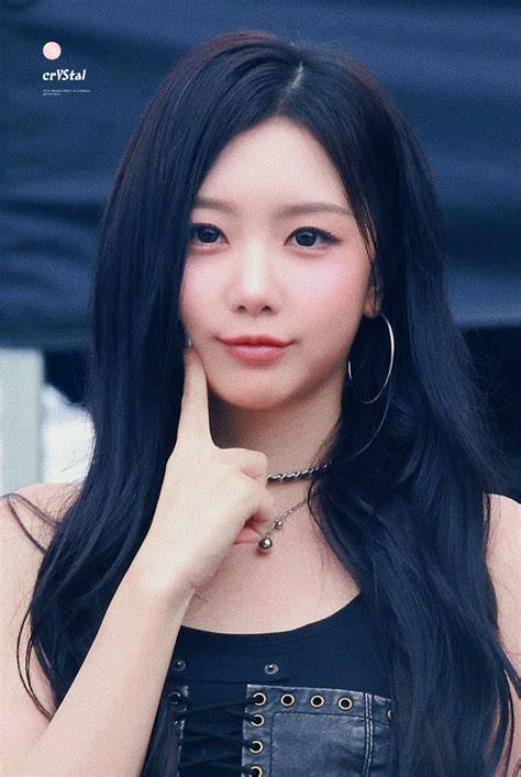yunseo nude