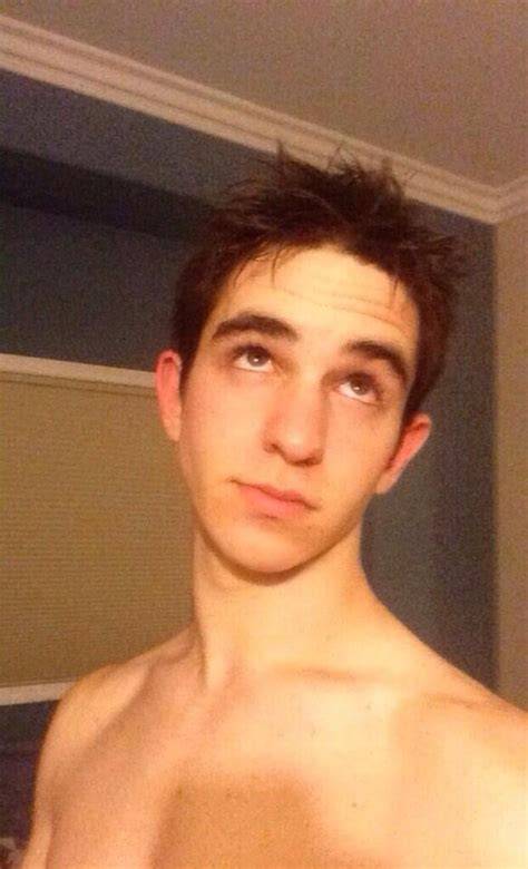 zachary gordon nude