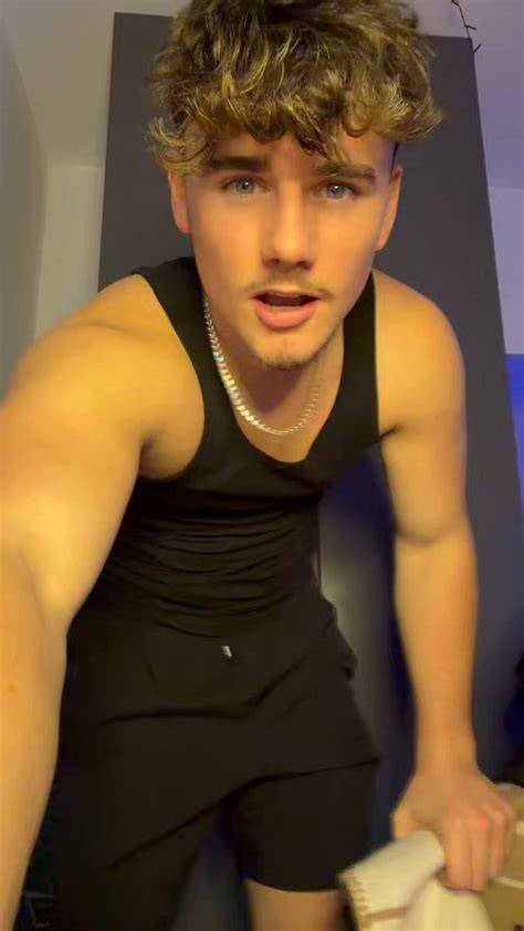 zak phillips nude