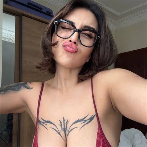 zeliharida OnlyFans leaked content