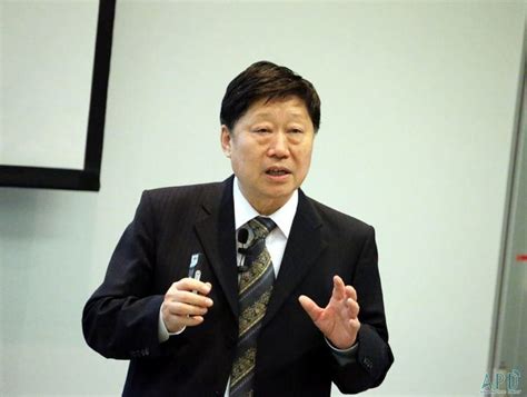 zhang ruimin biography of christopher