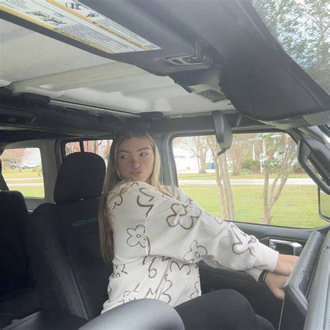 zoe lovee onlyfans
