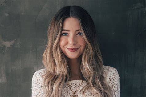 zoe sugg nude