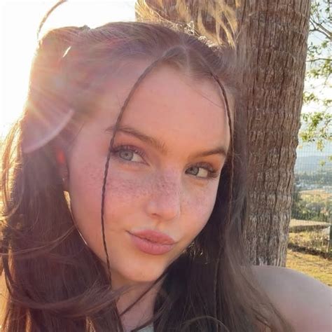 zoe101 creator profile