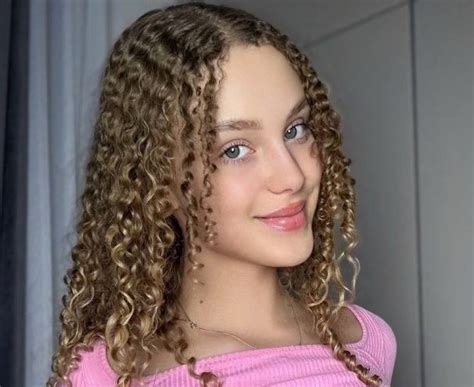 zoeycurly nude