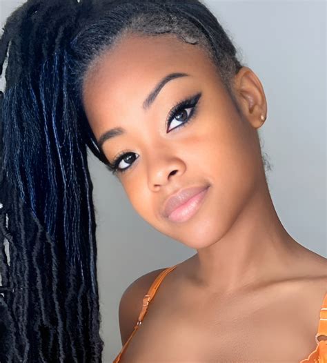 zuri bella nude
